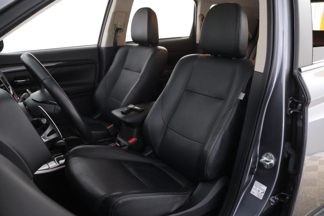 MITSUBISHI Outlander 2018