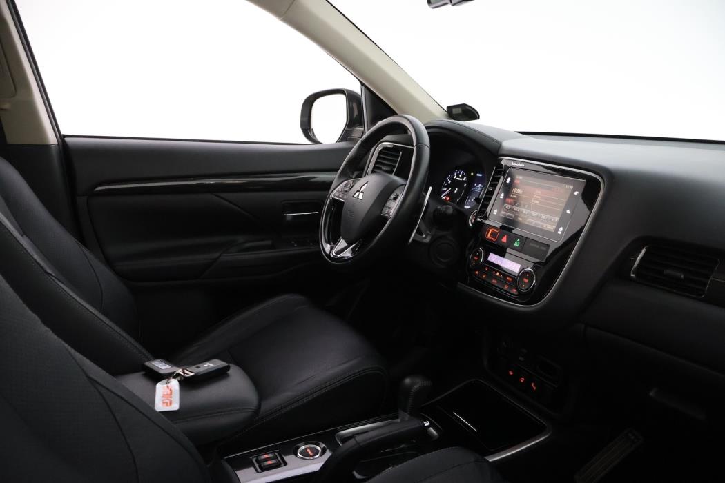 MITSUBISHI Outlander 2018