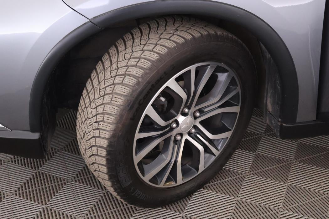 MITSUBISHI Outlander 2018