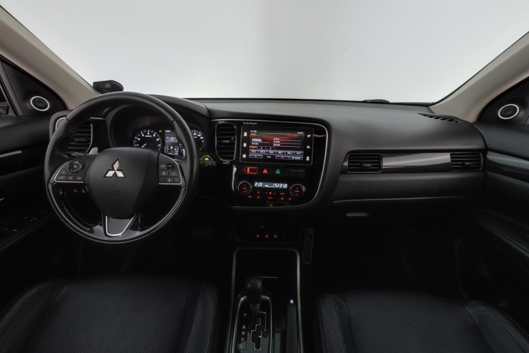 MITSUBISHI Outlander 2018