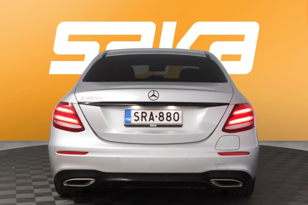 MERCEDES-BENZ E 2020