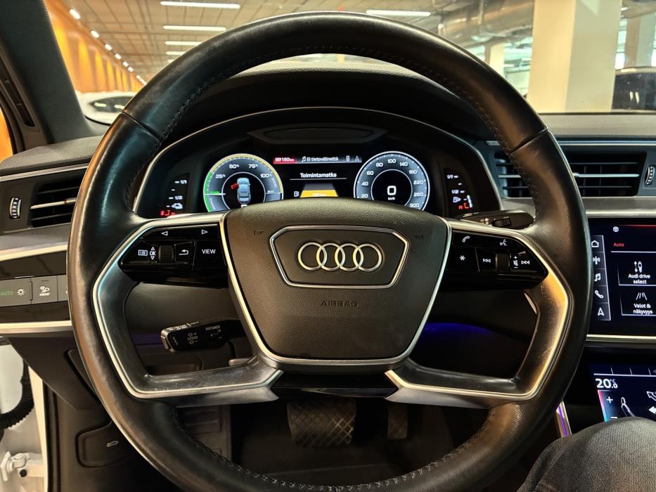 AUDI A6 2021