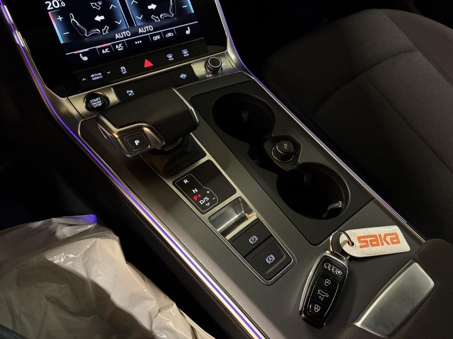 AUDI A6 2021