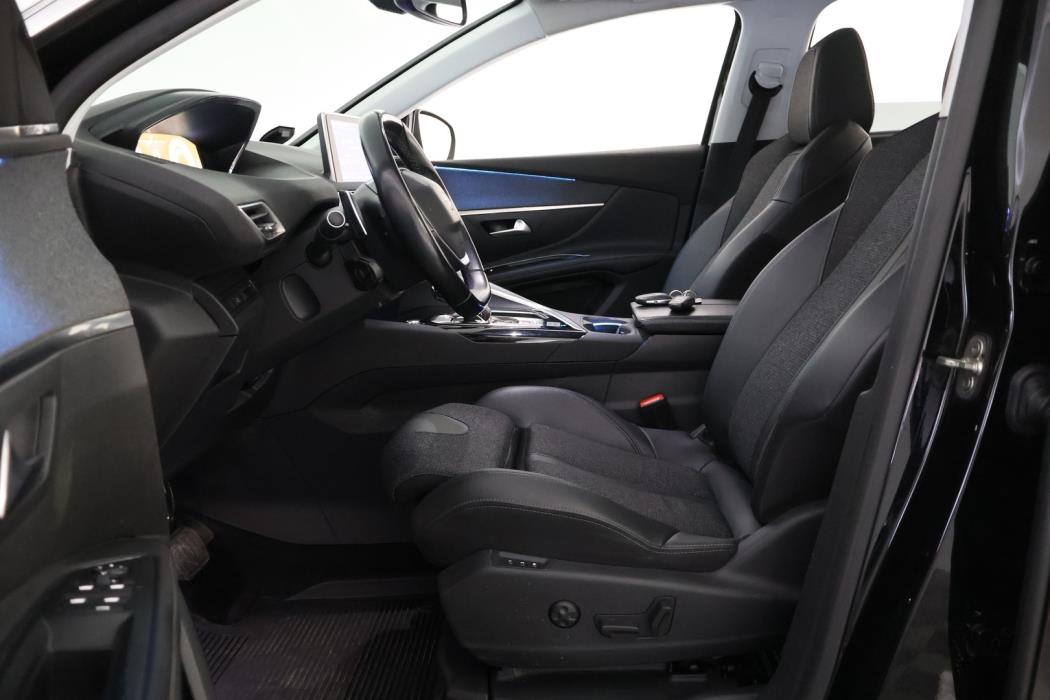 PEUGEOT 5008 2019