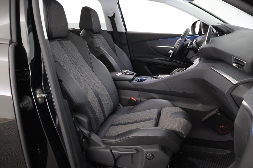 PEUGEOT 5008 2019