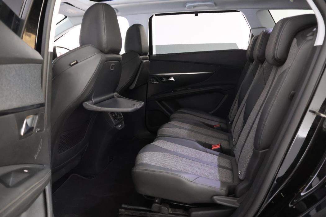 PEUGEOT 5008 2019