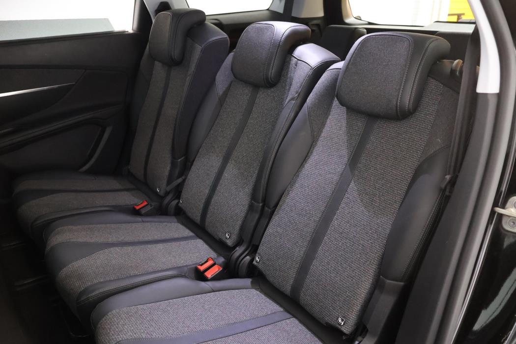 PEUGEOT 5008 2019