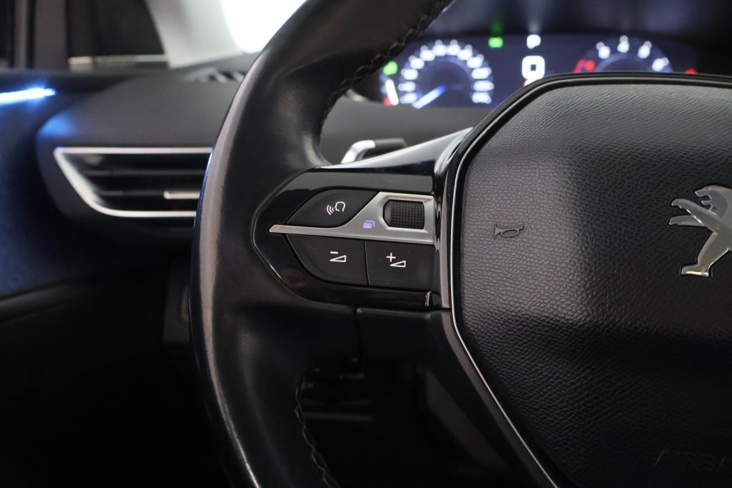 PEUGEOT 5008 2019