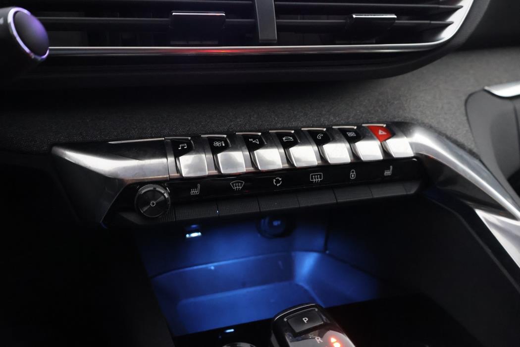 PEUGEOT 5008 2019