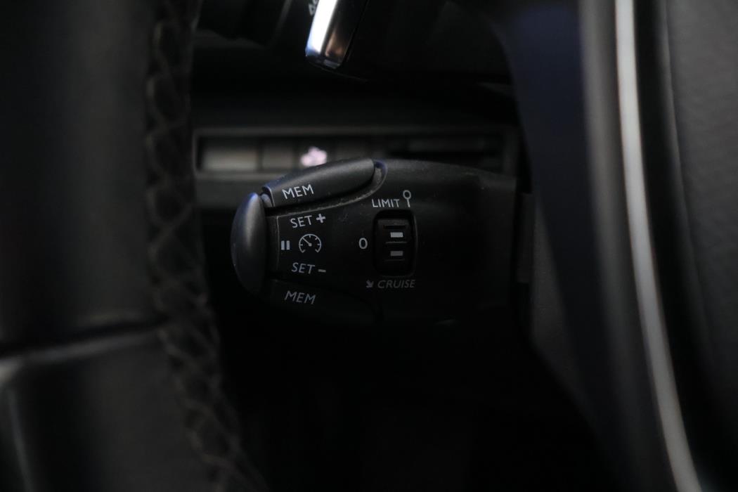 PEUGEOT 5008 2019