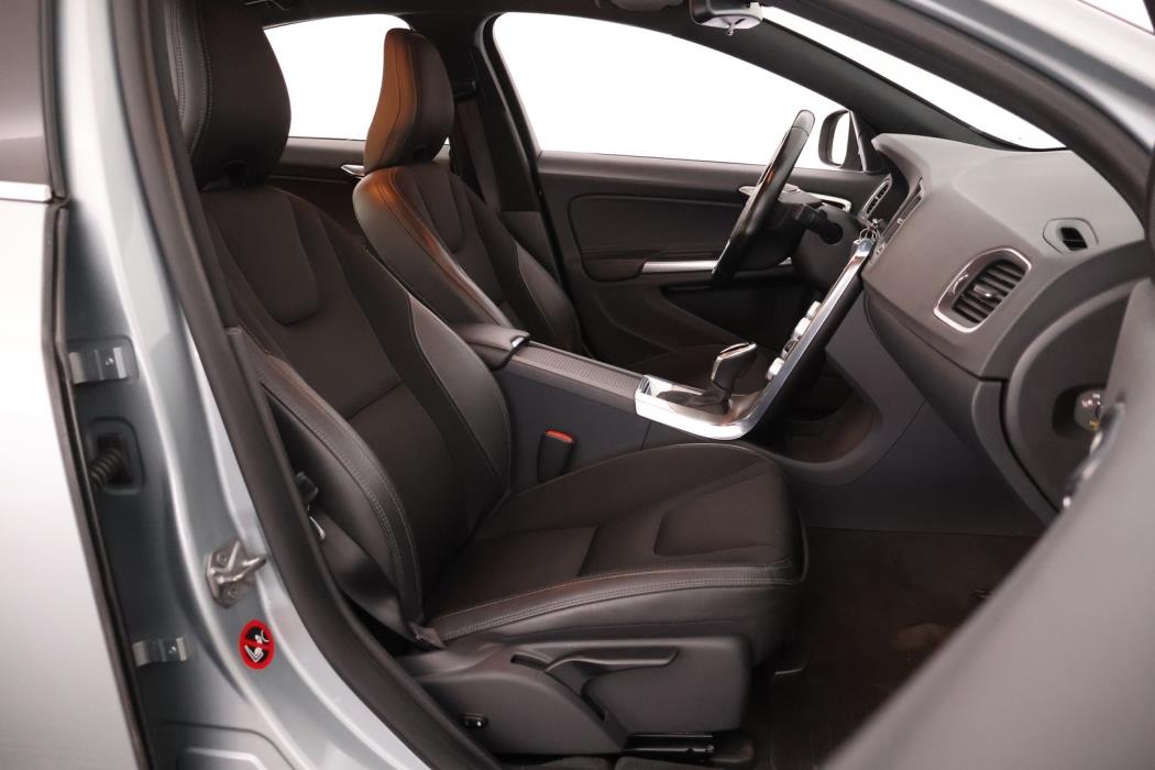 VOLVO S60 2015