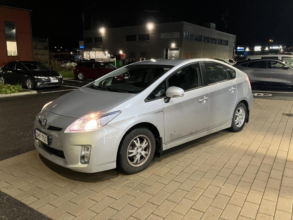 TOYOTA Prius 2010