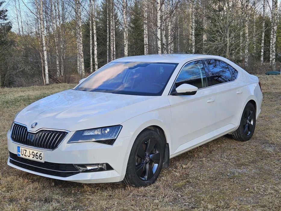 SKODA Superb 2016
