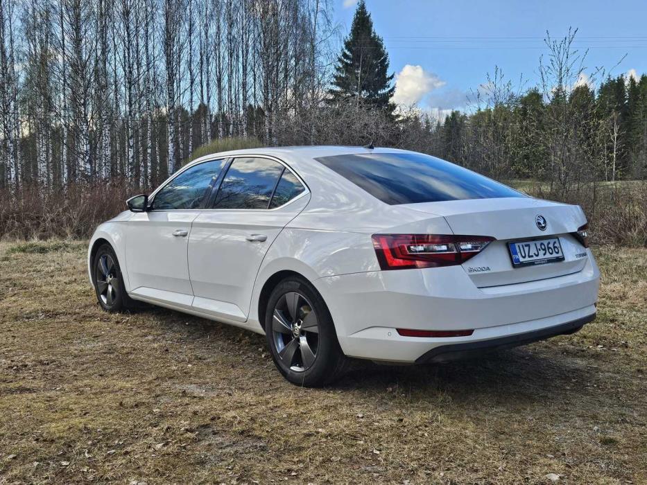 SKODA Superb 2016