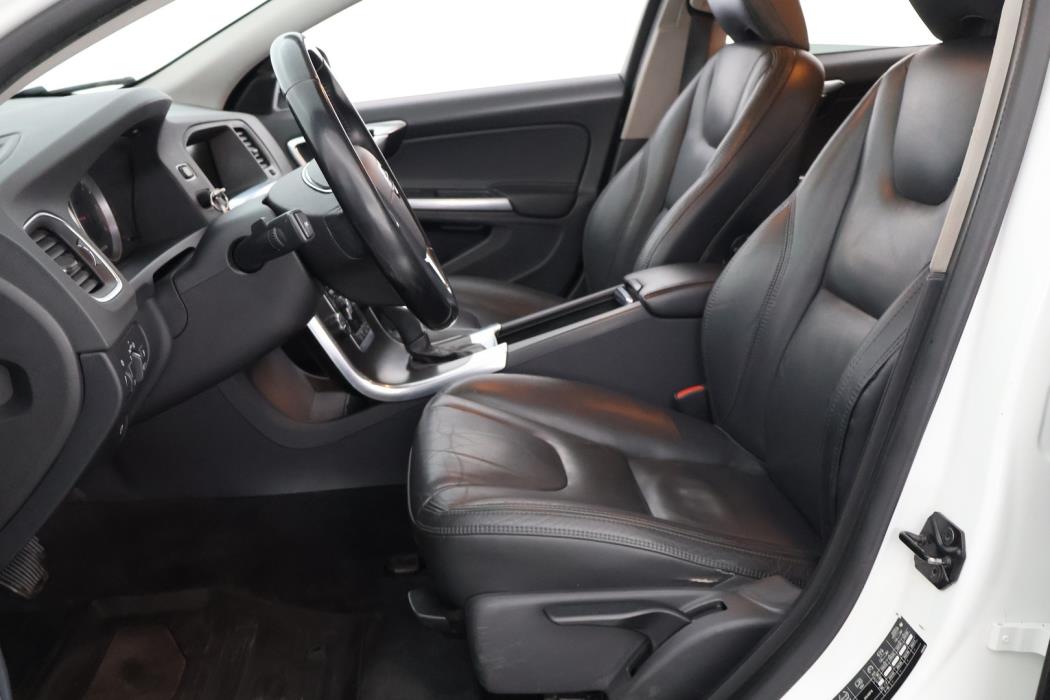 VOLVO V60 2013