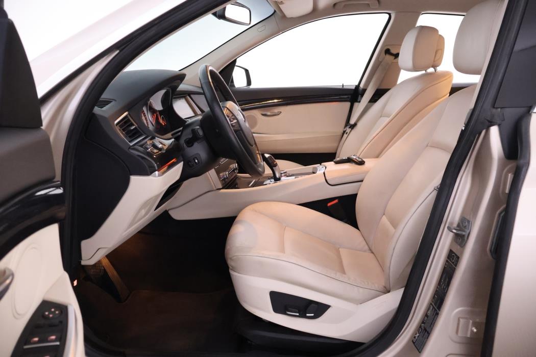 BMW 530 GRAN TURISMO 2013