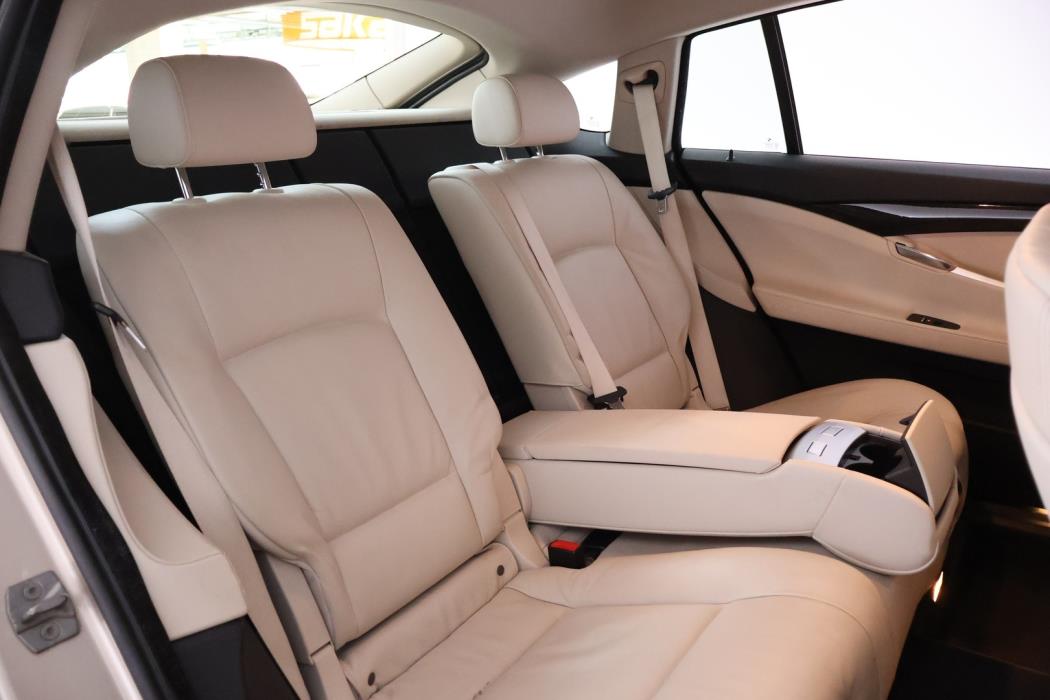 BMW 530 GRAN TURISMO 2013