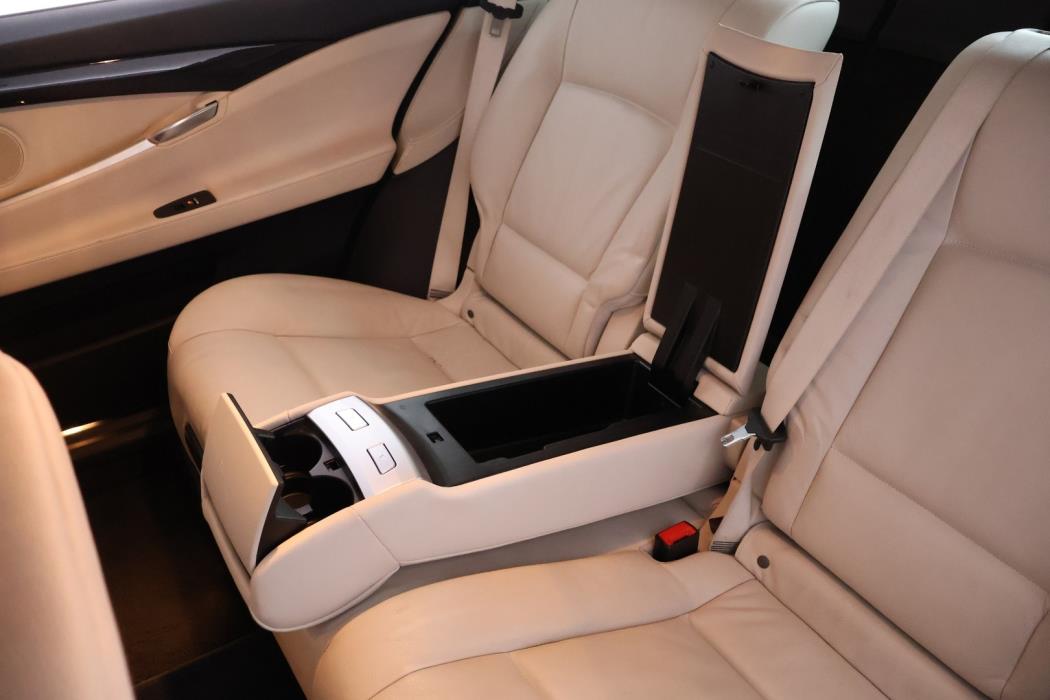 BMW 530 GRAN TURISMO 2013