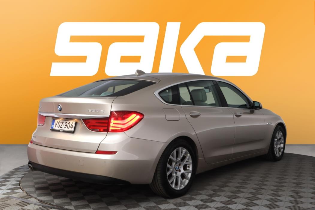 BMW 530 GRAN TURISMO 2013