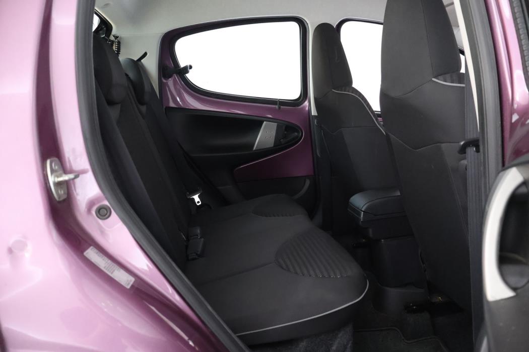 PEUGEOT 107 2013