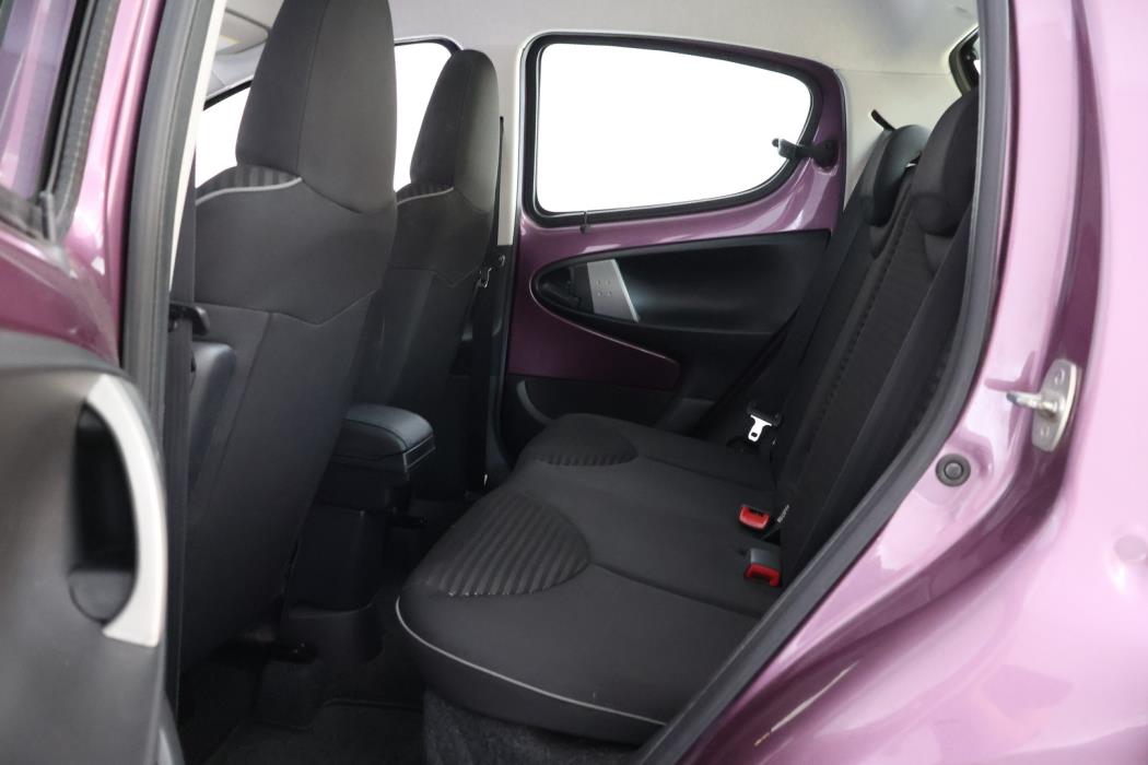 PEUGEOT 107 2013