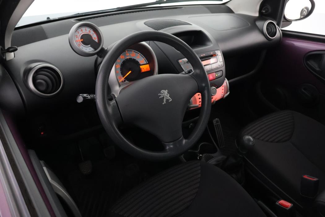PEUGEOT 107 2013