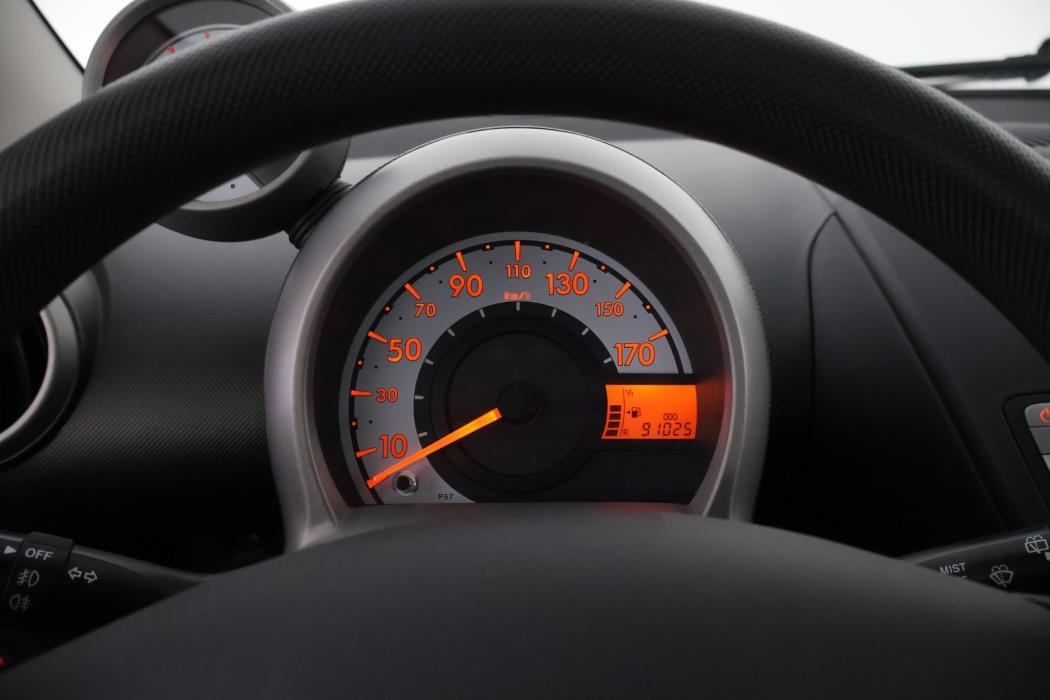 PEUGEOT 107 2013
