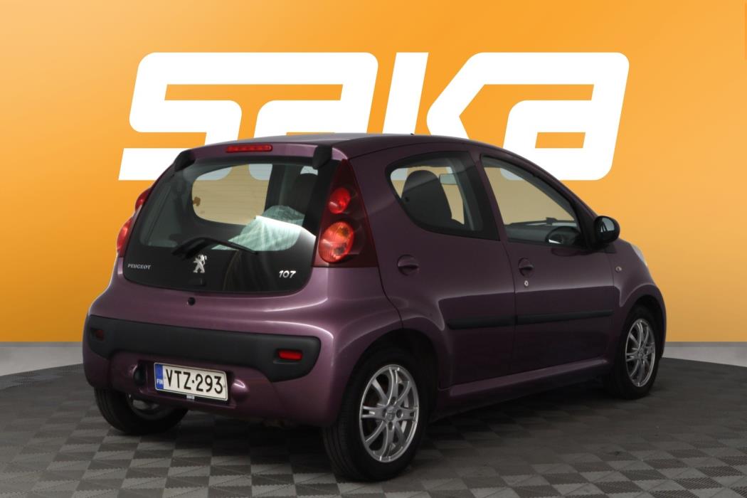 PEUGEOT 107 2013