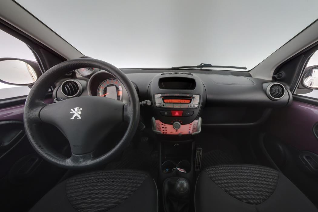 PEUGEOT 107 2013