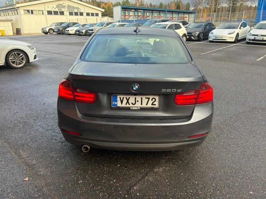 BMW 320 2013