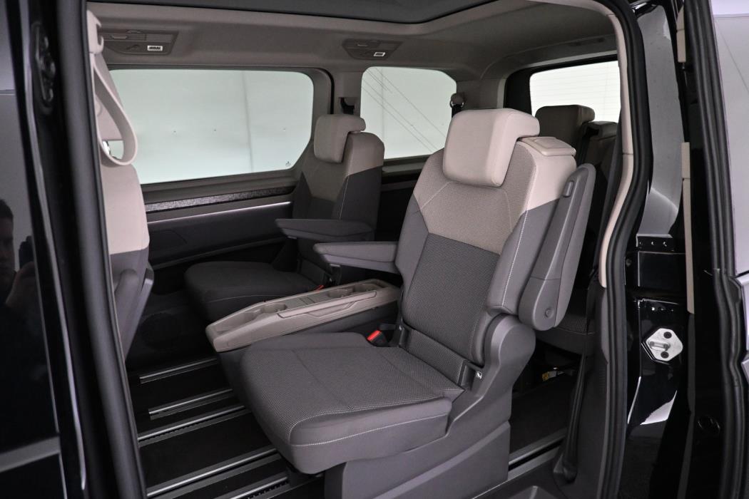 VOLKSWAGEN Multivan 2022