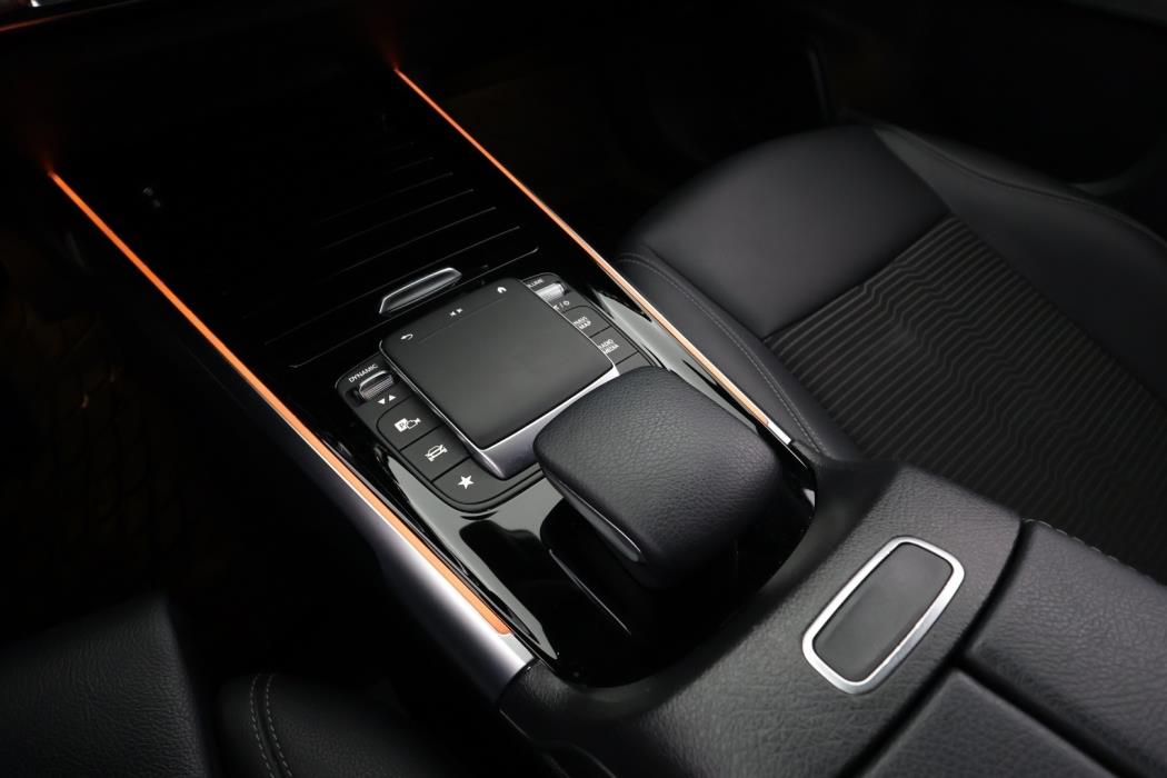 MERCEDES-BENZ EQB 2023