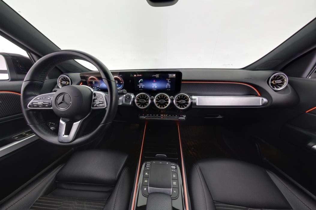 MERCEDES-BENZ EQB 2023