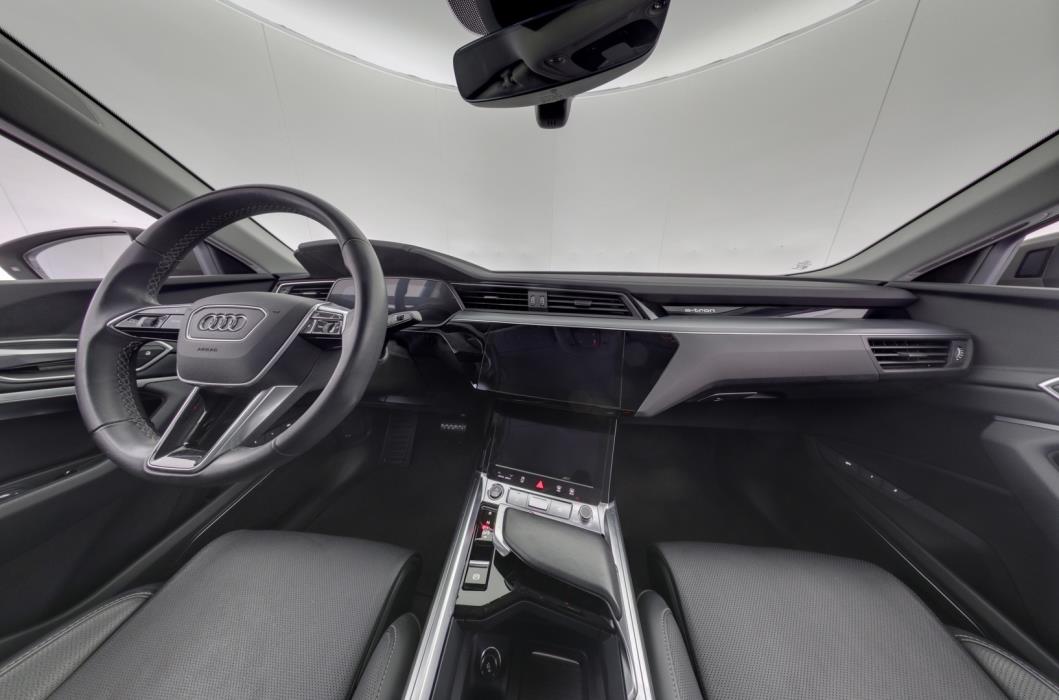 AUDI Q8 e-tron 2024