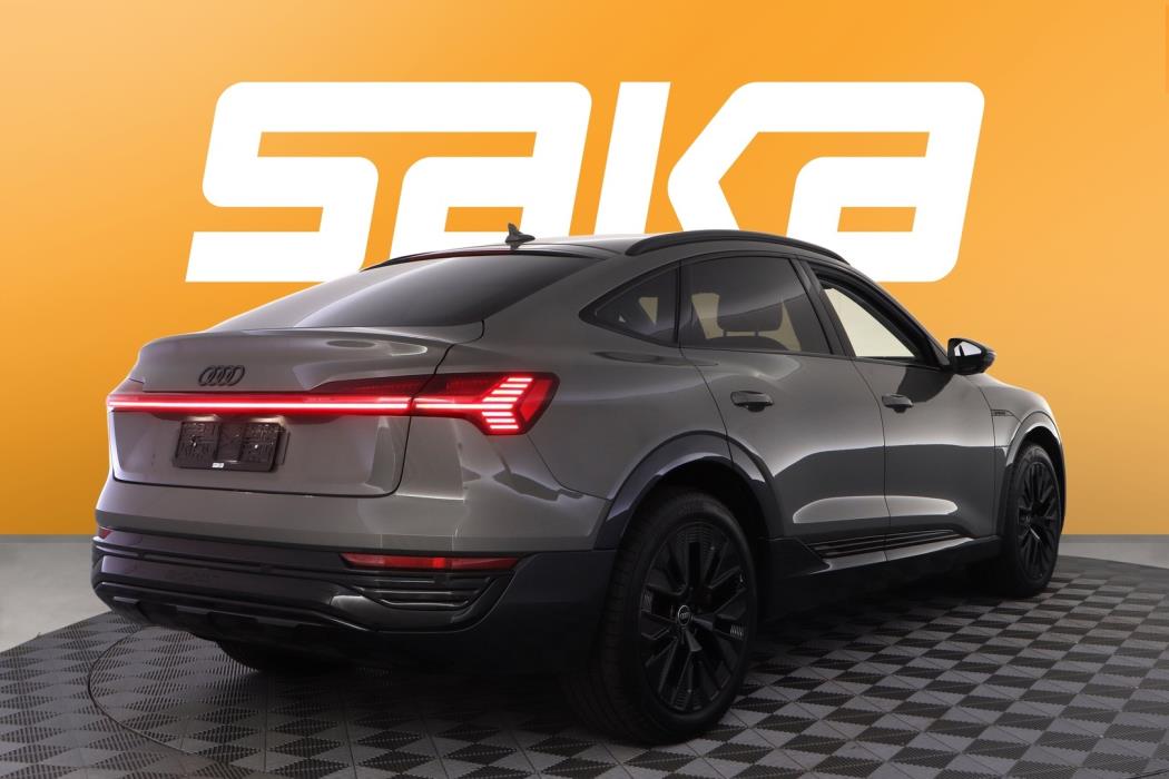 AUDI Q8 e-tron 2024