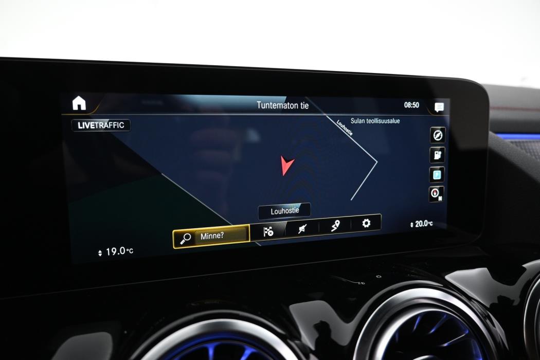 MERCEDES-BENZ EQA 2022