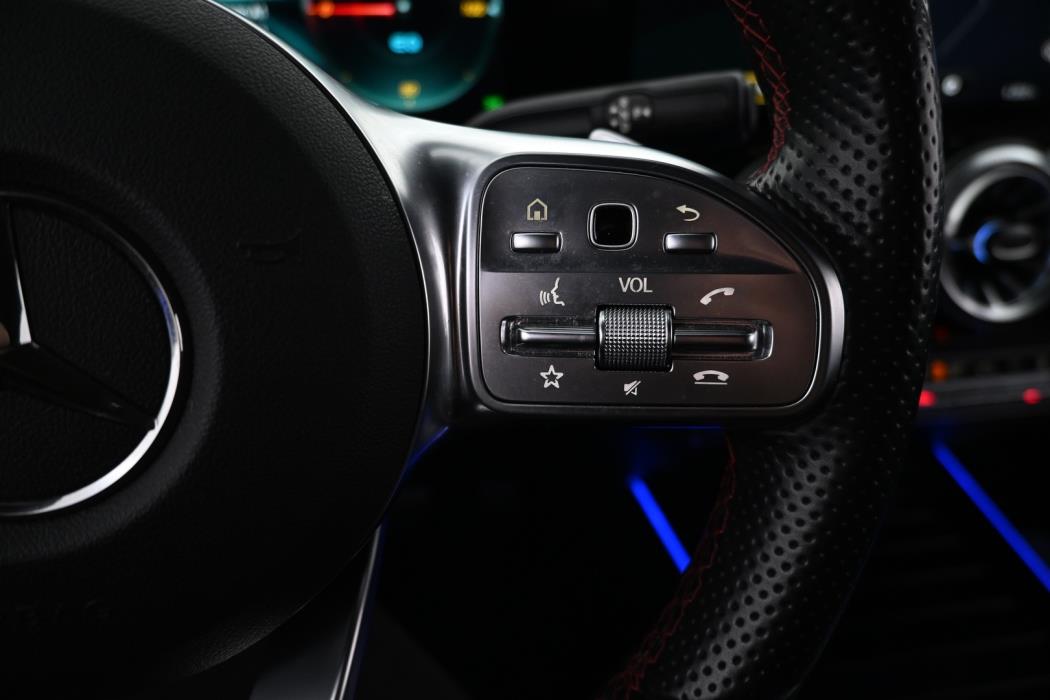 MERCEDES-BENZ EQA 2022