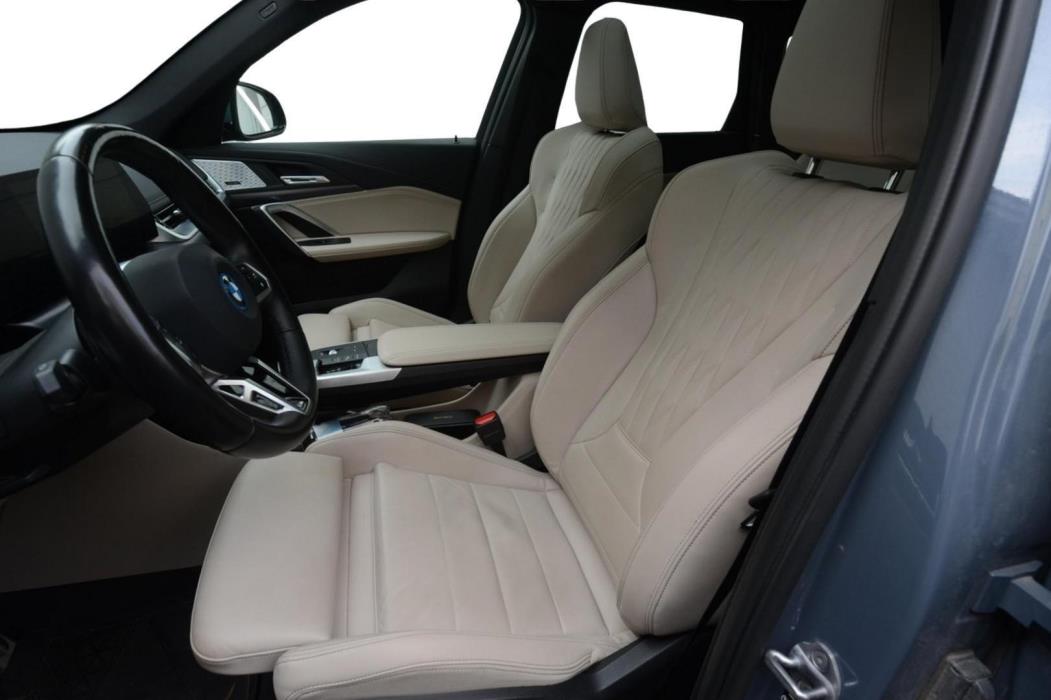 BMW iX1 2023