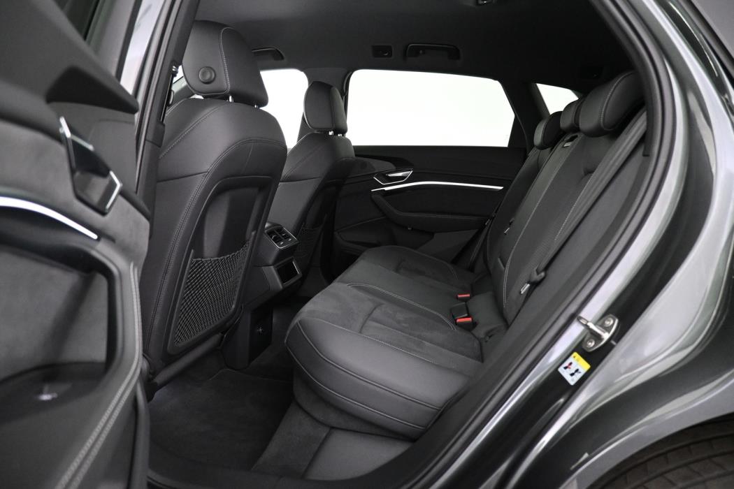 AUDI e-tron 2023