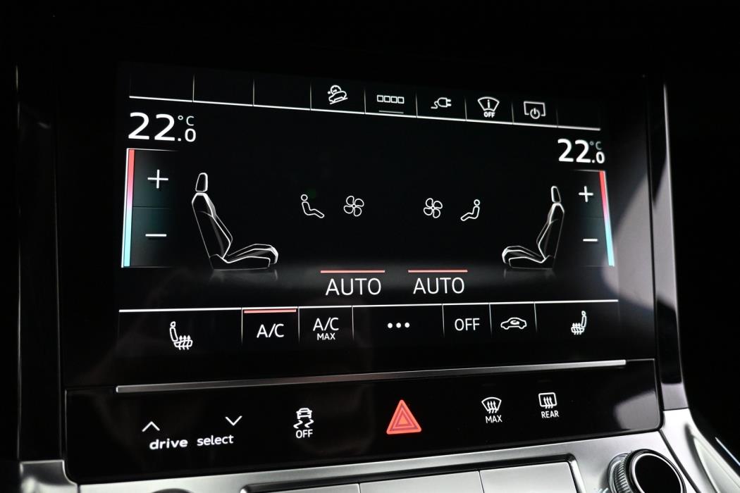 AUDI e-tron 2023