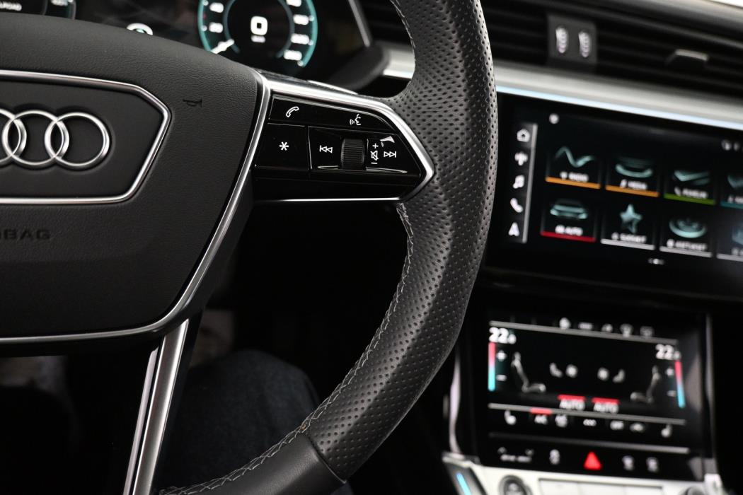 AUDI e-tron 2023