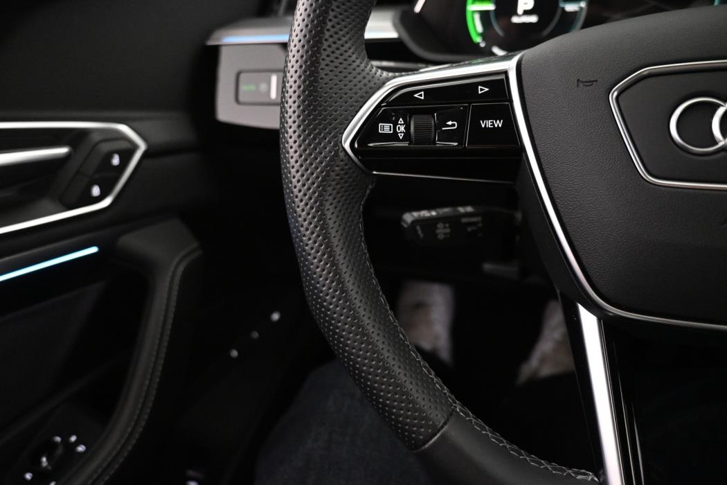 AUDI e-tron 2023
