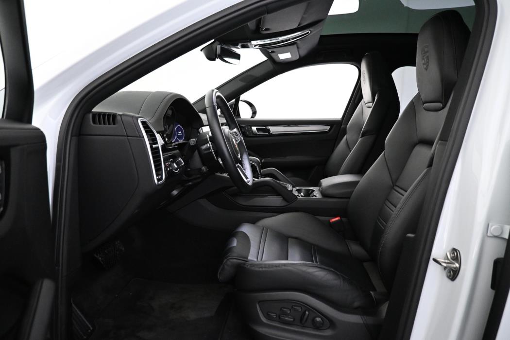 PORSCHE Cayenne 2023