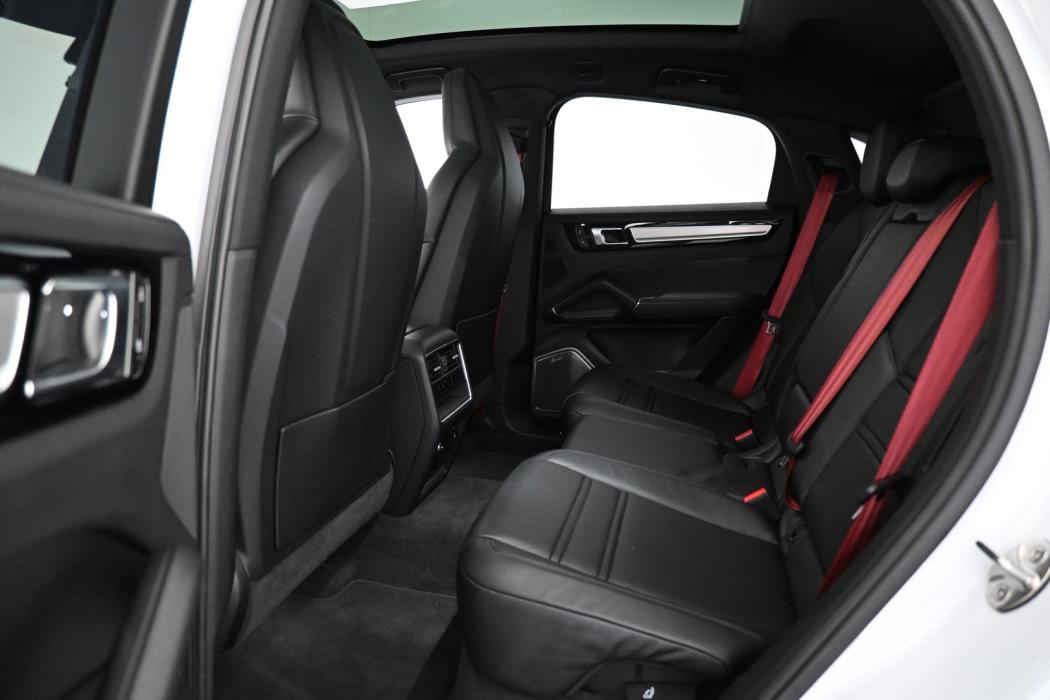 PORSCHE Cayenne 2023