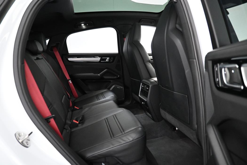 PORSCHE Cayenne 2023