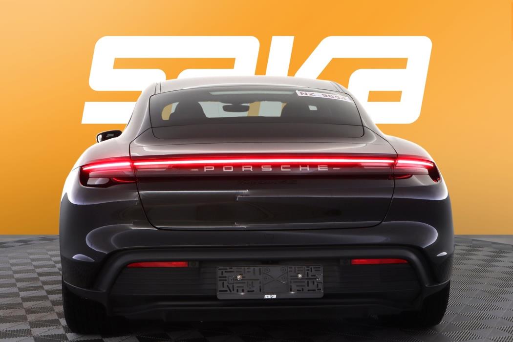 PORSCHE Taycan 2022