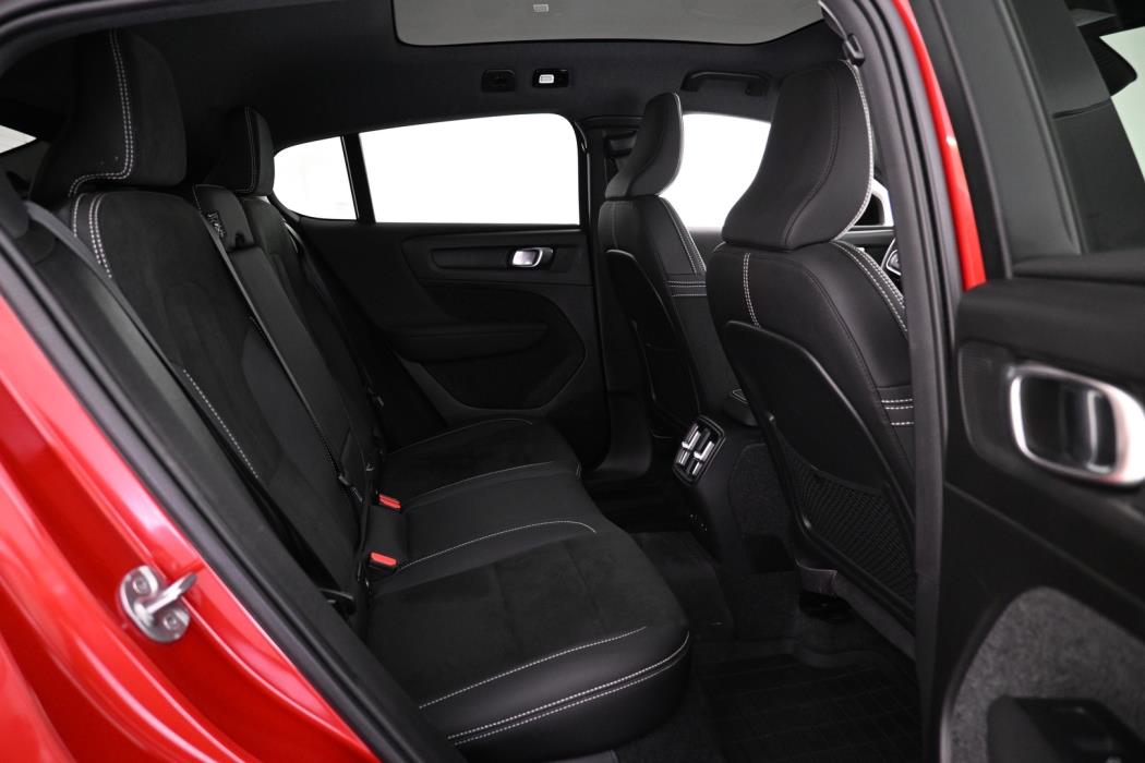 VOLVO C40 2023