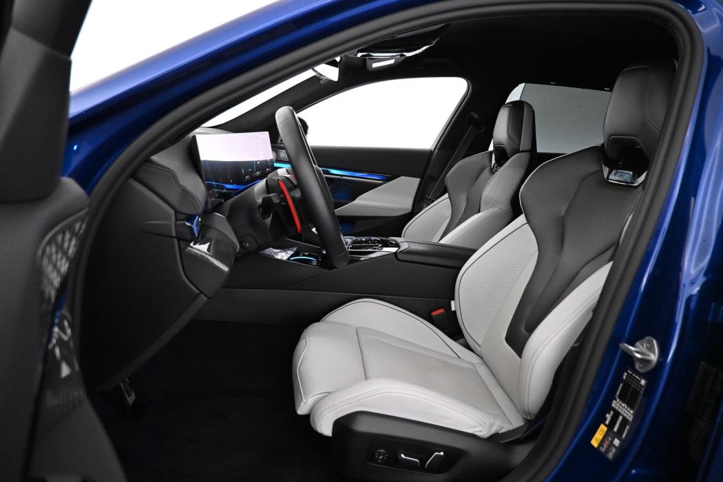 BMW M5 2025