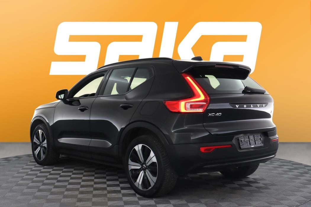 VOLVO XC40 2023