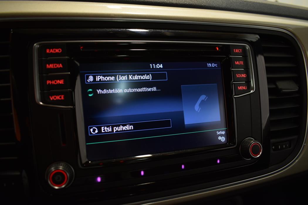 VOLKSWAGEN Beetle 2016